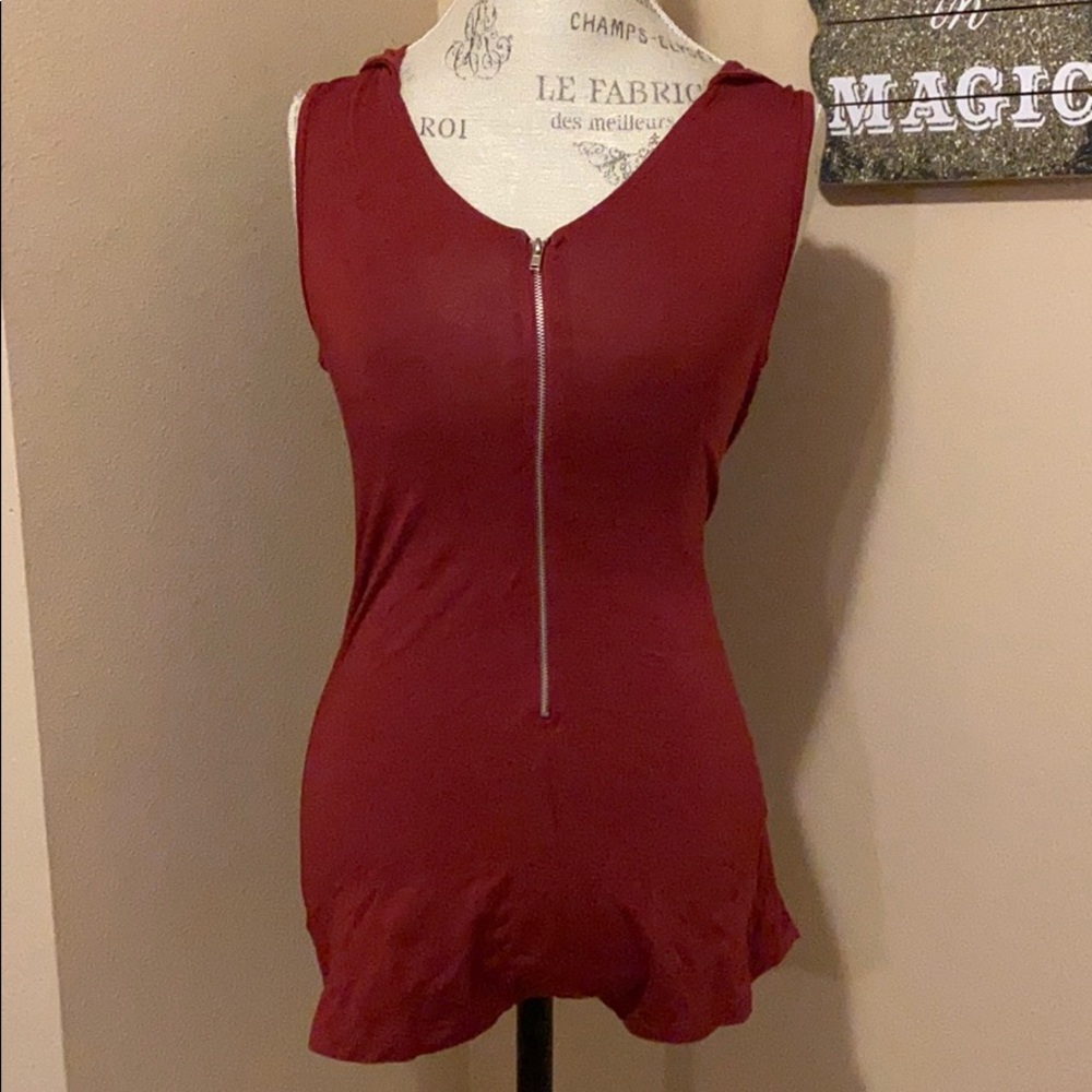 🌸Tank/shorts jumpsuit with hoodie, (burgundy).